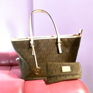MICHAEL KORS Jet Set Brown MK Signature Zip Tote TZ Bag Gold Monogram & Wallet